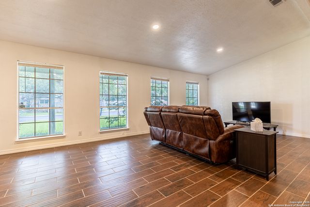 13026 Los Espanada, San Antonio, TX 78233