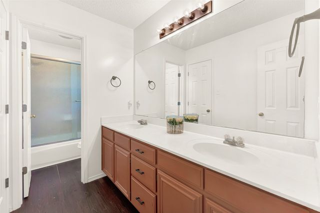 2828 Linden Lane, Grand Prairie, TX 75052