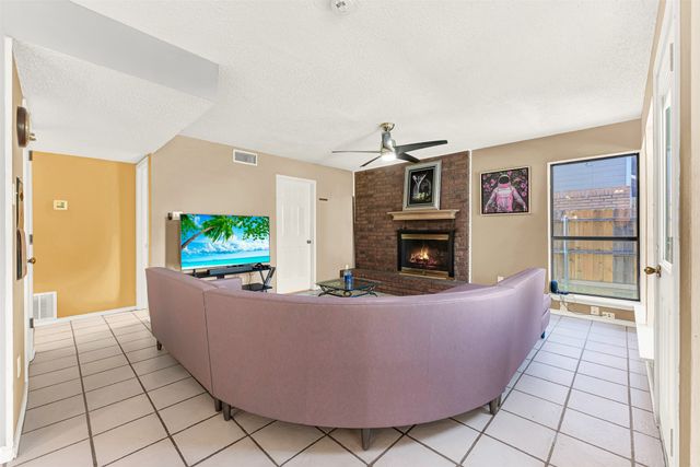 2828 Linden Lane, Grand Prairie, TX 75052