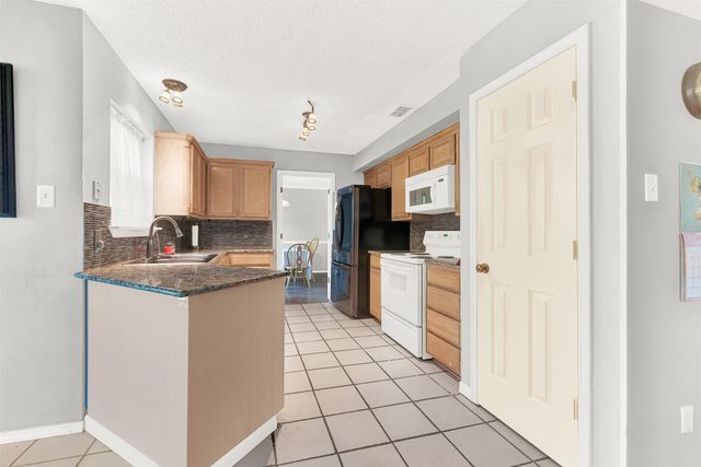 2828 Linden Lane, Grand Prairie, TX 75052