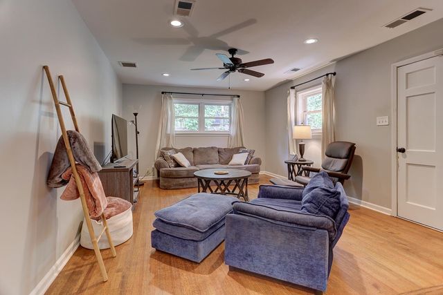 4908 MOCKINGBIRD LN, Memphis, TN 38117