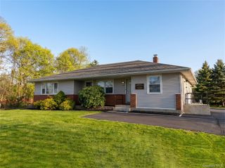 3250 Sunrise Highway, East Islip, NY 11730