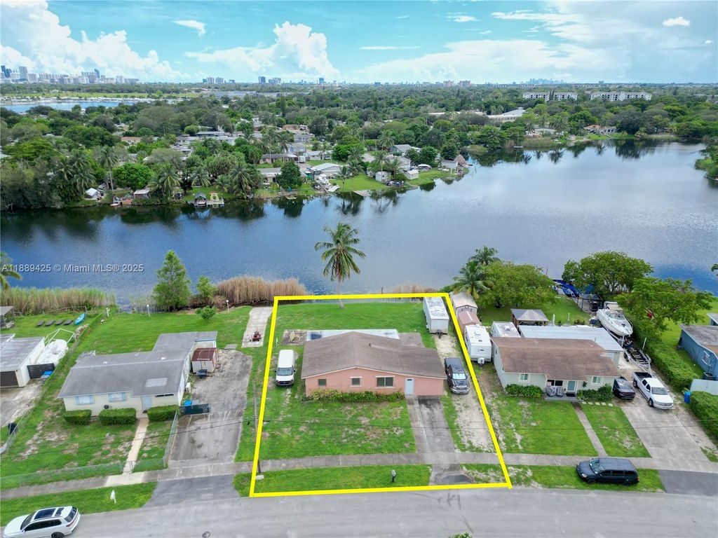 3710 SW 32nd Ct, West Park, FL 33023