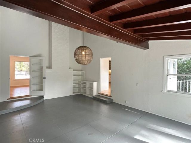 15440 Dickens Street, Sherman Oaks, CA 91403