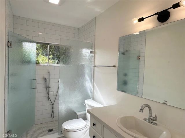 15440 Dickens Street, Sherman Oaks, CA 91403