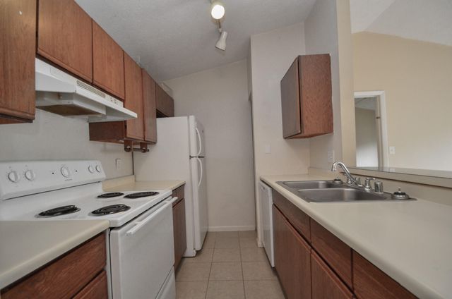 20 Woodland Hills Drive, 10, Southgate, KY 41071