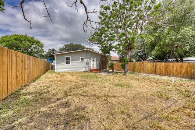 1138 Golla Dr, Corpus Christi, TX 78407
