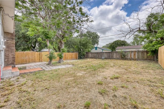1138 Golla Dr, Corpus Christi, TX 78407