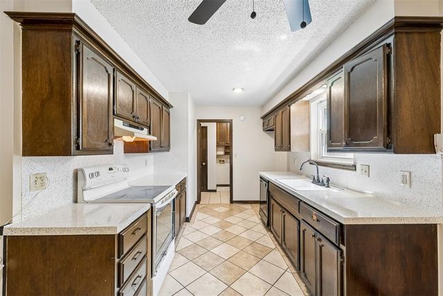1703 Chaucer Drive, Norman, OK 73069