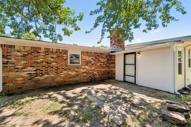 1703 Chaucer Drive, Norman, OK 73069