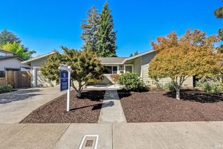 817 Gromo Ct, Healdsburg, CA 95448