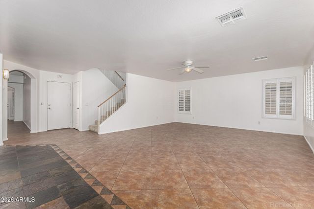 5635 W SOUTHGATE Avenue, Phoenix, AZ 85043