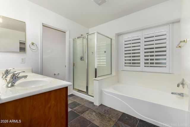 5635 W SOUTHGATE Avenue, Phoenix, AZ 85043