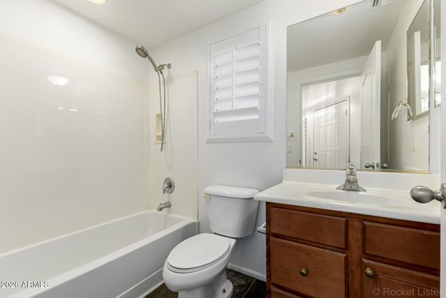 5635 W SOUTHGATE Avenue, Phoenix, AZ 85043