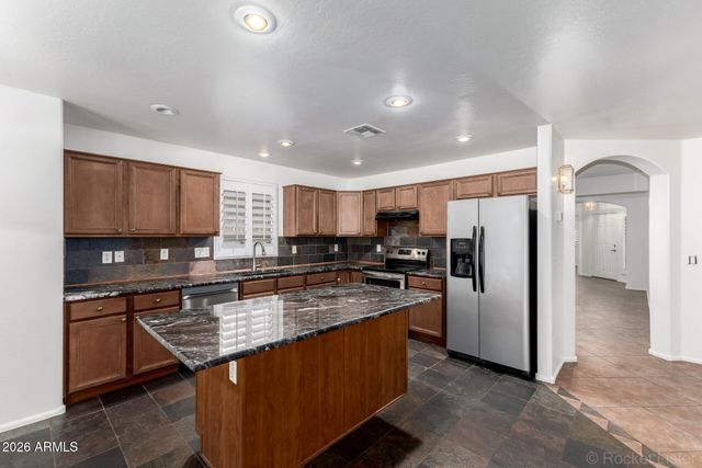 5635 W SOUTHGATE Avenue, Phoenix, AZ 85043