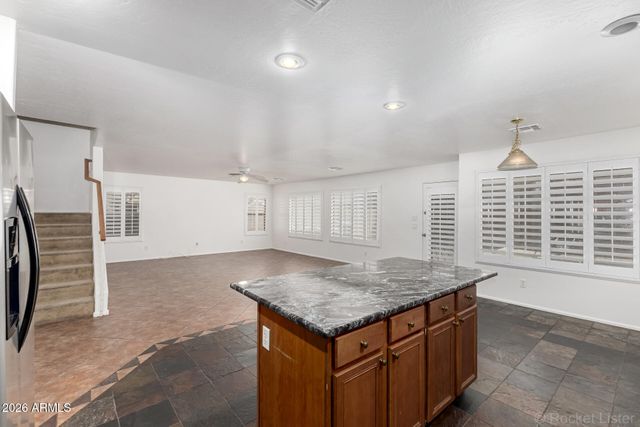 5635 W SOUTHGATE Avenue, Phoenix, AZ 85043