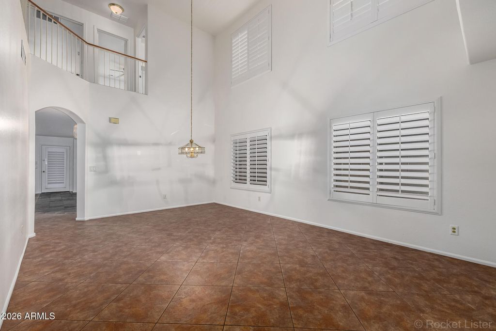 5635 W SOUTHGATE Avenue, Phoenix, AZ 85043 — photo 5
