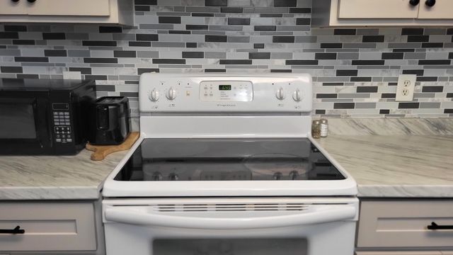 1982 Linda Road, Okeechobee, FL 34974