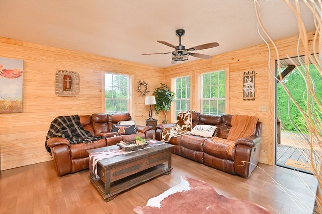 292 Harmony Rd, Gainesboro, TN 38562