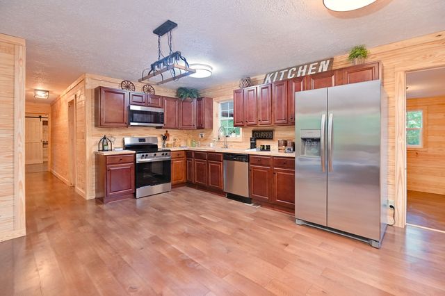 292 Harmony Rd, Gainesboro, TN 38562