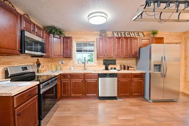 292 Harmony Rd, Gainesboro, TN 38562