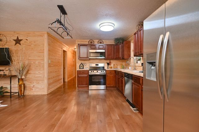 292 Harmony Rd, Gainesboro, TN 38562