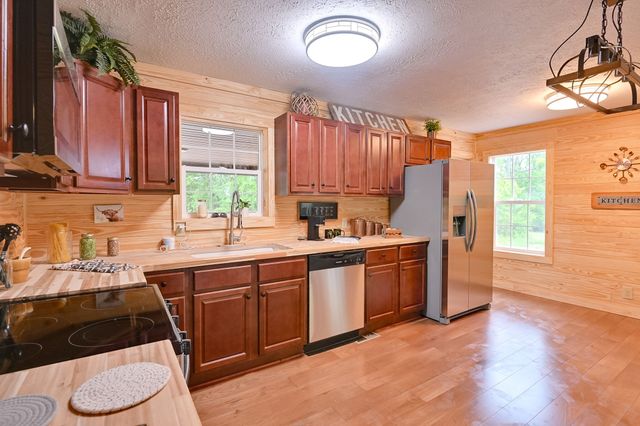292 Harmony Rd, Gainesboro, TN 38562