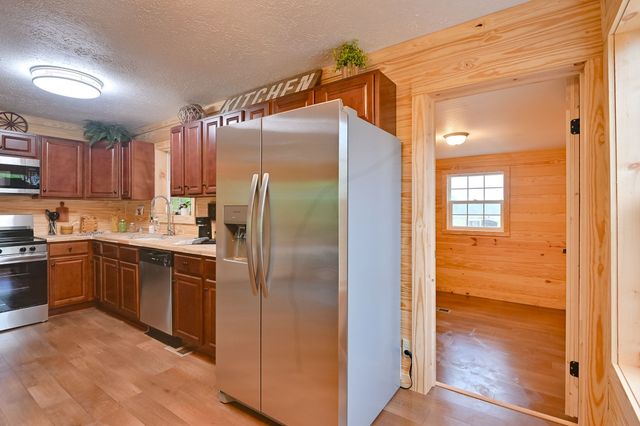 292 Harmony Rd, Gainesboro, TN 38562