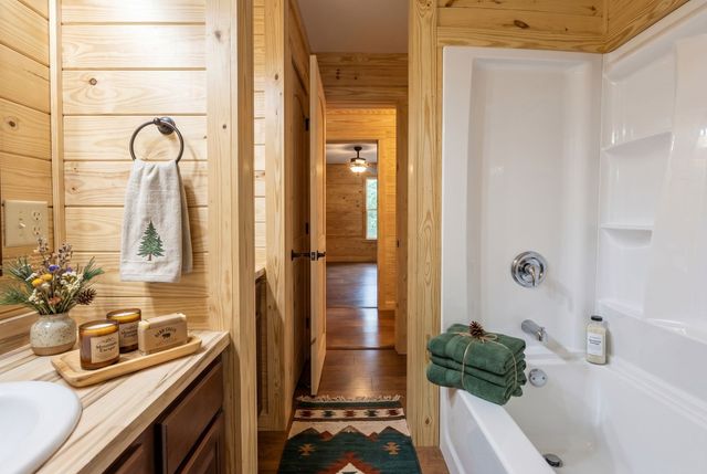 292 Harmony Rd, Gainesboro, TN 38562