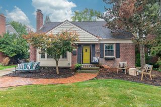 10855 Kingston Avenue, Huntington Woods, MI 48070