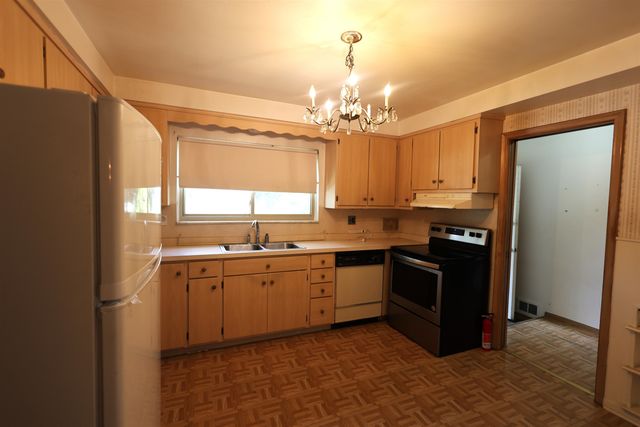23700 Radclift Street, Oak Park, MI 48237