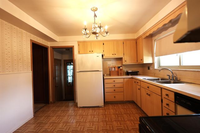 23700 Radclift Street, Oak Park, MI 48237