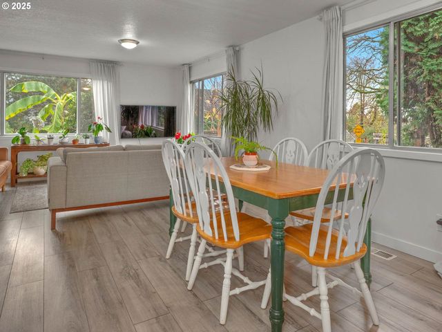 7333 Sw PINE St, Portland, OR 97223