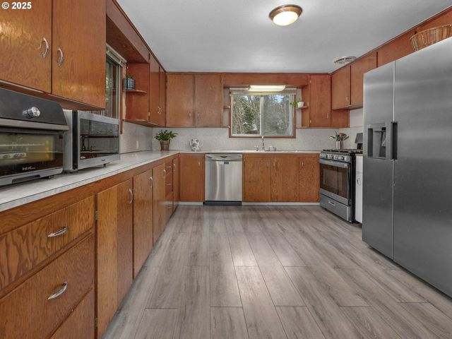 7333 Sw PINE St, Portland, OR 97223