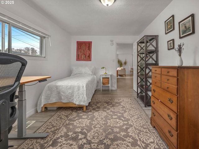 7333 Sw PINE St, Portland, OR 97223