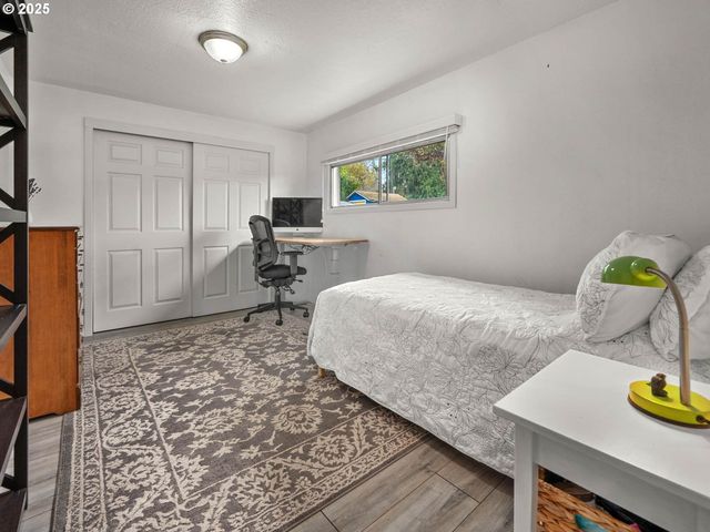 7333 Sw PINE St, Portland, OR 97223