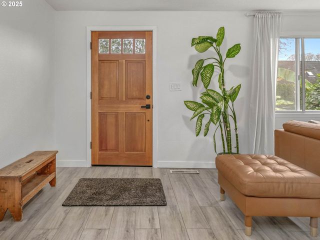 7333 Sw PINE St, Portland, OR 97223