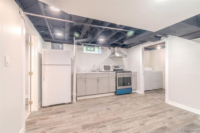 3224 N Altadena Avenue, Royal Oak, MI 48073