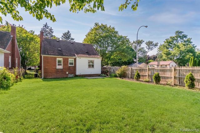 3224 N Altadena Avenue, Royal Oak, MI 48073