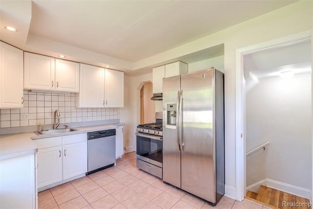 3224 N Altadena Avenue, Royal Oak, MI 48073