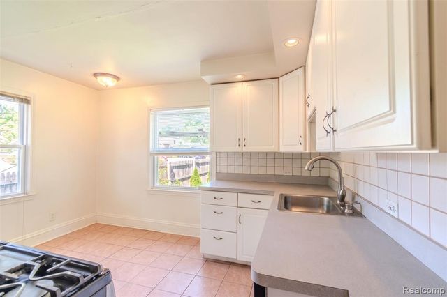 3224 N Altadena Avenue, Royal Oak, MI 48073