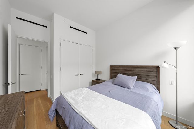 21-21 31st Street 2L, Astoria, NY 11105