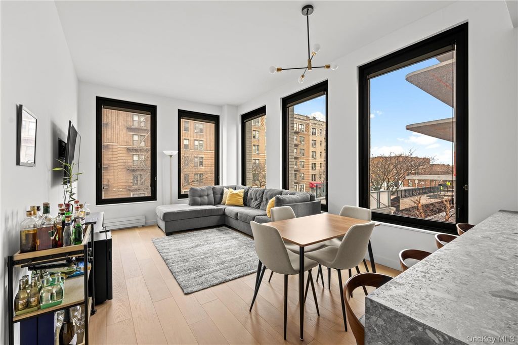 21-21 31st Street 2L, Astoria, NY 11105 — photo 2