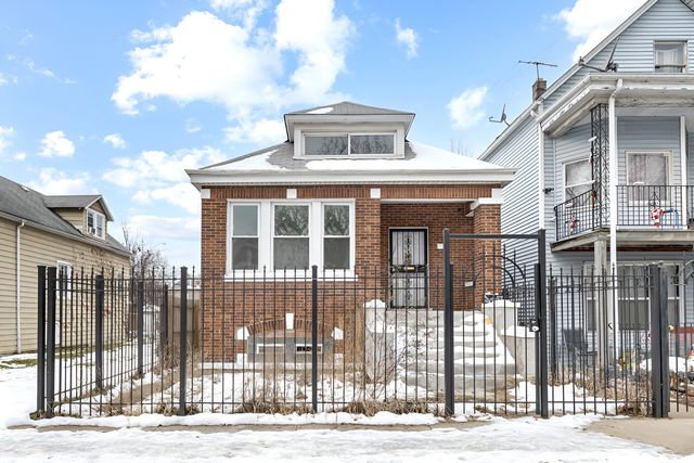 8528 S Escanaba Avenue, Chicago, IL 60617