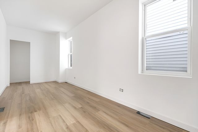 8528 S Escanaba Avenue, Chicago, IL 60617