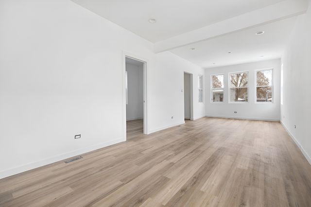 8528 S Escanaba Avenue, Chicago, IL 60617