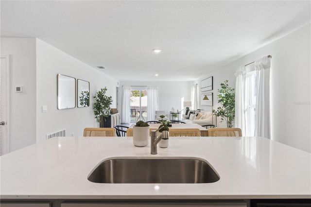 1106 AMBER WAVES ROAD, Lake Wales, FL 33859