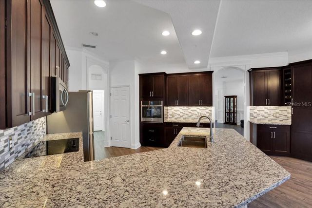 7601 226 STREET E, Bradenton, FL 34211