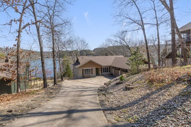 1 Wembly Circle, Bella Vista, AR 72715