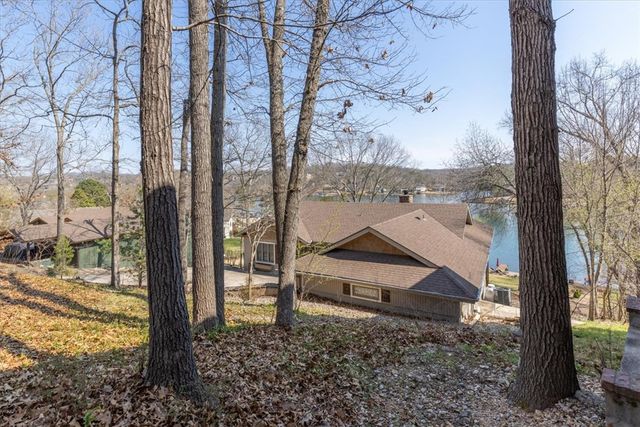 1 Wembly Circle, Bella Vista, AR 72715